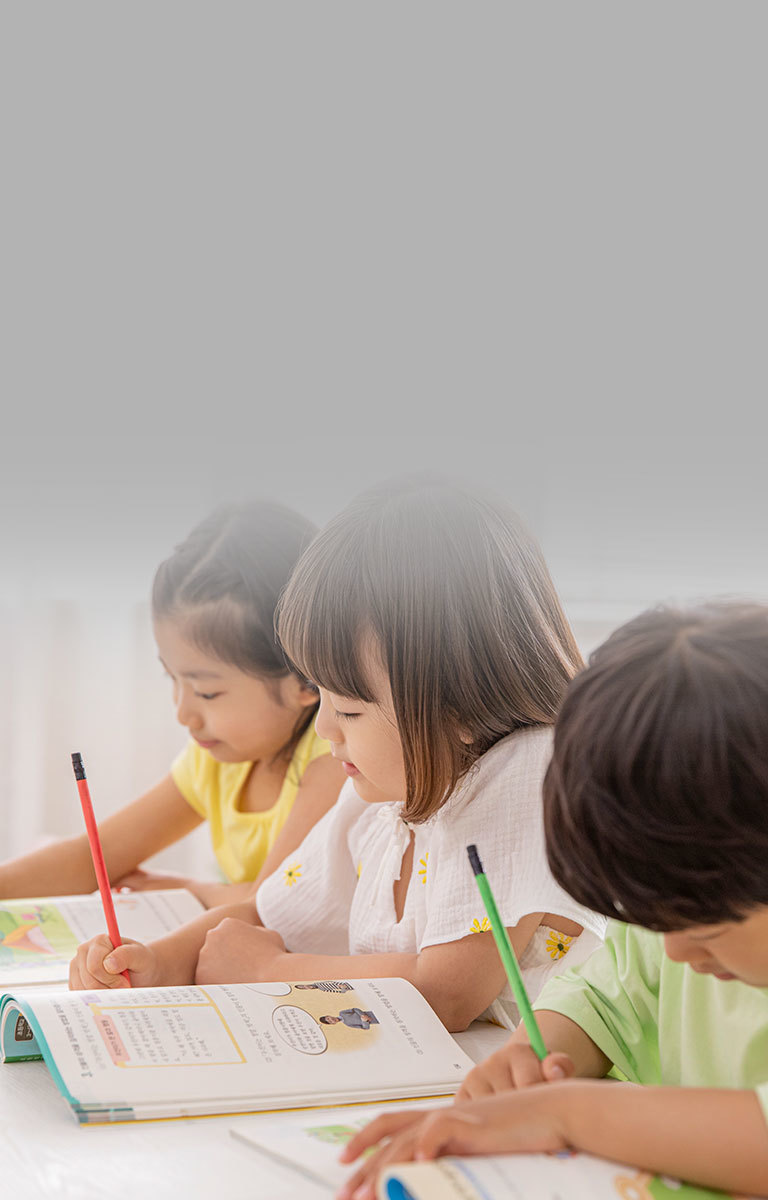 일일선 어린이 <br class='pcbr'>논술대회 개최|어린이들에게 꿈과 희망을 심어주는 전북 유일의 어린이 논술대회로 논술실력을 배양하고 인성교육 현장학습도 함께할 수 있습니다.